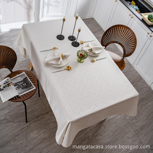 Beige 100% Polyester wasserdichte faltenfeste Tischdecke